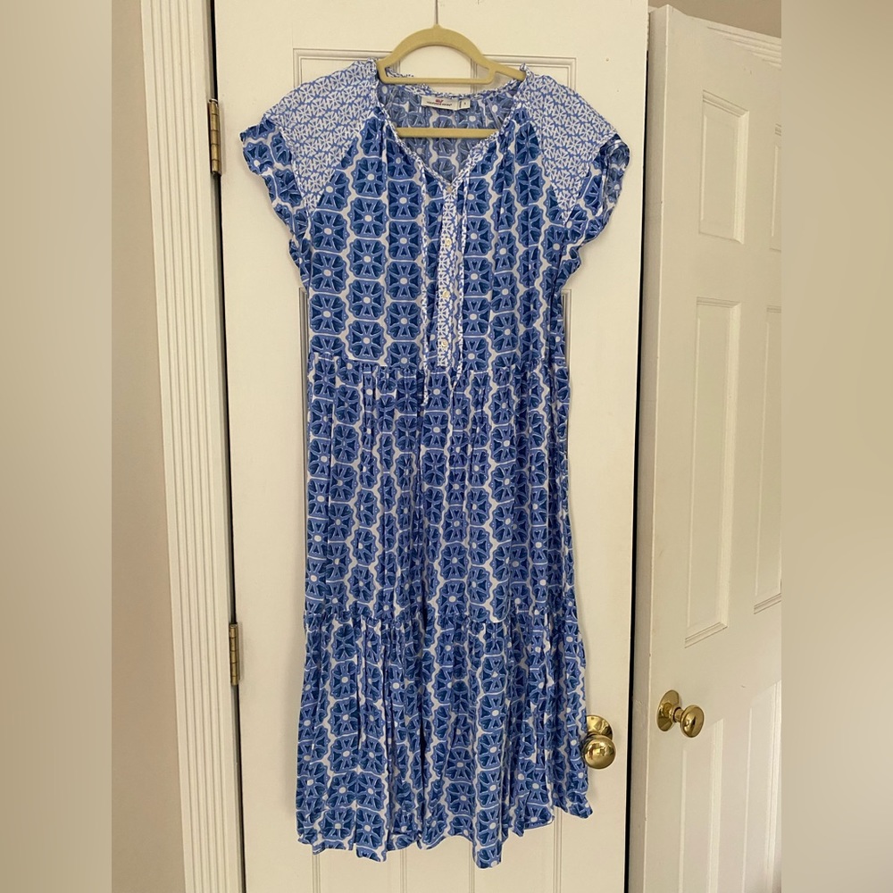 Vineyard Vines blue and white midi dress size small